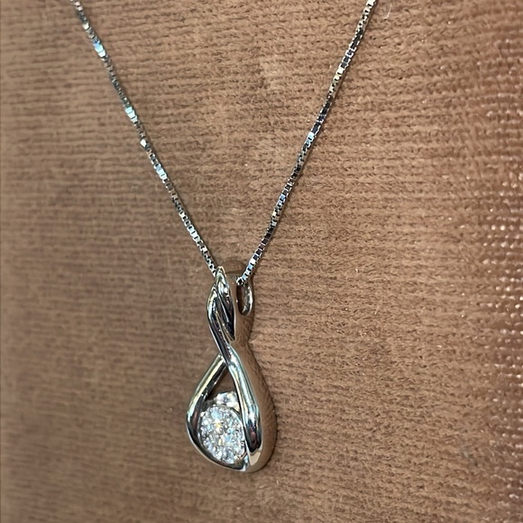 Solid Stamped 14K White Gold Natural Diamond Cluster Pendant Box Chain Necklace - Picture 8 of 14